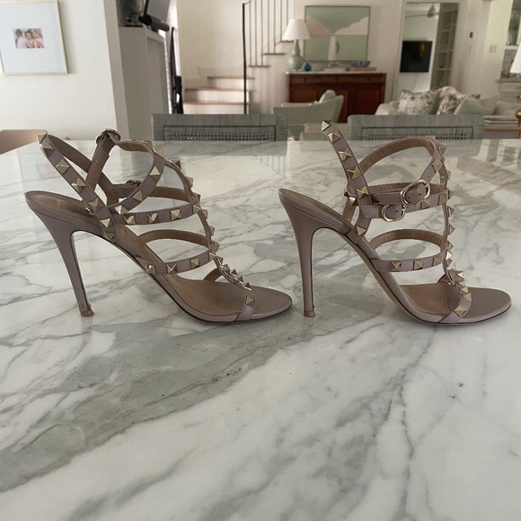 Valentino - Picture 4 of 6